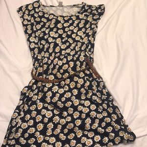 Dress with pockets and a belt.